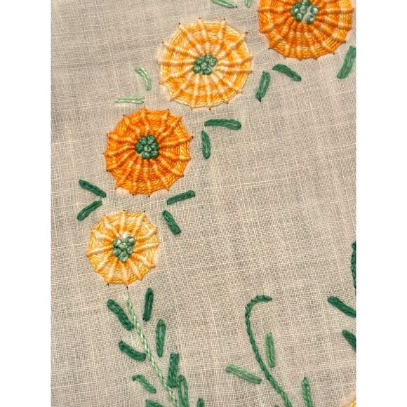 LOT of 4 Heavily Embroidered Table Runners Dresser Scarf 50s Vintage Linens - Picture 9 of 11